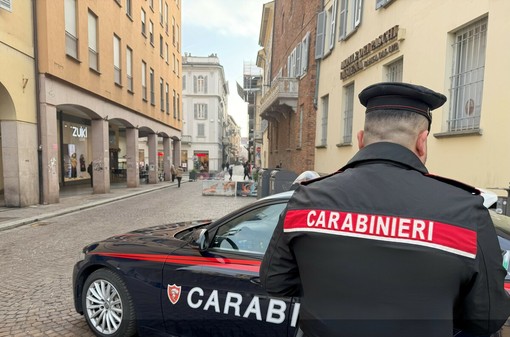 San Martino Siccomario, tentano di rubare merce da un negozio. Quattro donne denunciate dai carabinieri San Martino Siccomario, tentano di rubare merce da un negozio. Quattro donne denunciate dai carabinieri