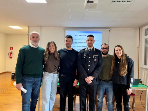Pavia, bullismo e cyberbullismo: i carabinieri incontrano gli studenti dell’IC di Via Angelini