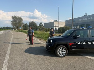 Tromello: fugge alla vista dei Carabinieri, 25enne bloccato e denunciato per detenzione di stupefacenti ai fini di spaccio Tromello: fugge alla vista dei Carabinieri, 25enne bloccato e denunciato per detenzione di stupefacenti ai fini di spaccio