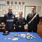 Vigevano: hashish, cocaina e pastiglie di “lyrica”, i carabinieri arrestano un 19enne Vigevano: hashish, cocaina e pastiglie di “lyrica”, i carabinieri arrestano un 19enne