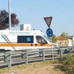 Magenta: incidente alla rotonda Tazio Nuvolari sulla SS11, ragazza in ospedale