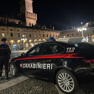Vigevano, i carabinieri arrestano due persone su provvedimento dell'autorità giudiziaria