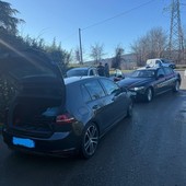 Godiasco: tentano la truffa dello specchietto ai danni di un’automobilista, due denunciati