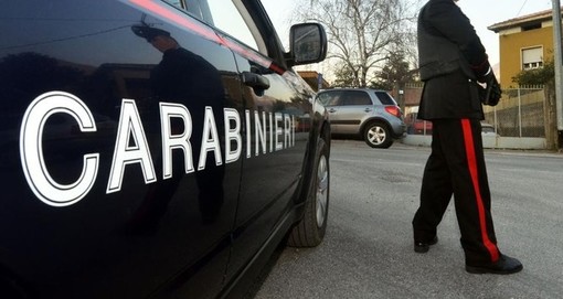 Robbio: litigio tra operai al cimitero sfocia in una rissa a colpi di badile, intervengono i carabinieri