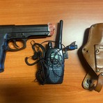 Salice Terme: party di carnevale, minorenne sorpreso con un pistola da softair irregolare Salice Terme: party di carnevale, minorenne sorpreso con un pistola da softair irregolare