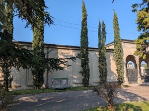 Magenta, ladri al cimitero: sparisce il portafogli da un’auto Magenta, ladri al cimitero: sparisce il portafogli da un’auto