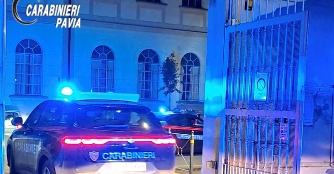 Scaldasole, aggredisce la convivente con calci e pugni: 54enne arrestato dai carabinieri