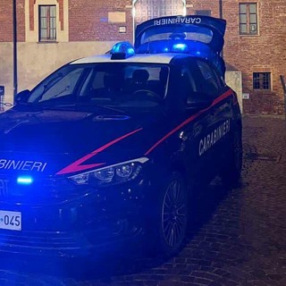 Abbiategrasso: scappa dai carabinieri verso i binari lanciando un sacchetto con otto dosi di cocaina
