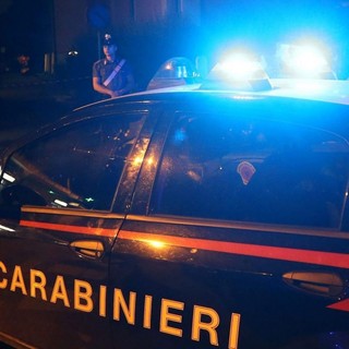 Tromello, infastidito dalla musica alta minaccia con un fucile dal balcone. Nei guai un 49enne