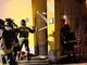 Abbiategrasso, resta infilzato sulla recinzione e finisce a testa in giù: salvato dai soccorritori Abbiategrasso, resta infilzato sulla recinzione e finisce a testa in giù: salvato dai soccorritori
