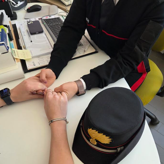 Palestro, arrestato dai Carabinieri un 30enne per maltrattamenti in famiglia