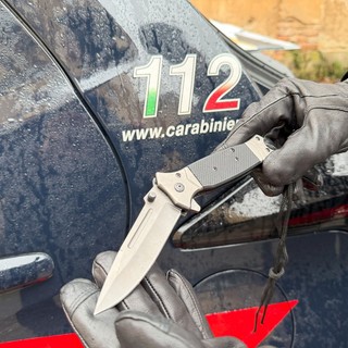 Pavia: si presenta in procura con un coltello a serramanico, scatta la denuncia