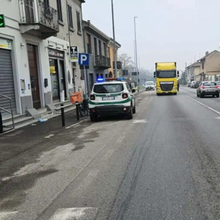Magenta, autotreno bloccato sulla statale 11 a Pontenuovo: traffico in tilt