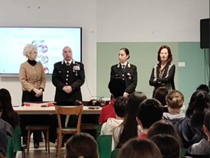 Gropello, cultura della legalità: I carabinieri incontrano gli studenti Gropello, cultura della legalità: I carabinieri incontrano gli studenti