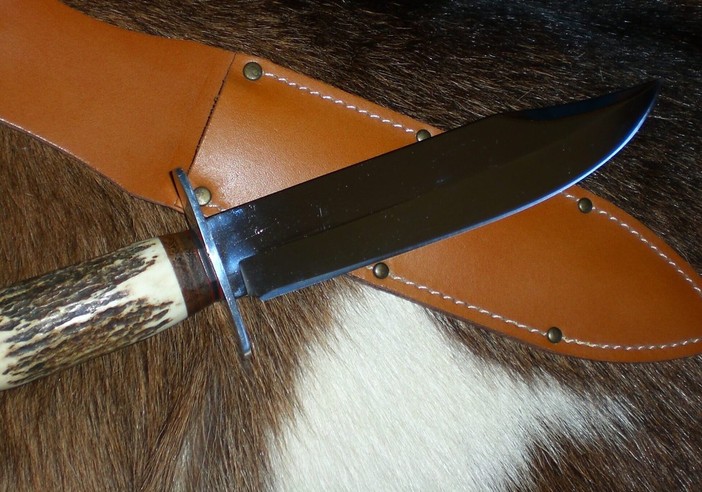 Pavia, rapinatori in villa scoprono la cassaforte vuota e picchiano il proprietario Pavia, rapinatori in villa scoprono la cassaforte vuota e picchiano il proprietario