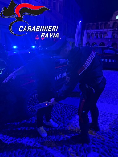 Pavia, controlli nel centro storico anche con metal detector. Quattro giovani segnalati alla Prefettura come assuntori di stupefacente