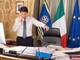 Conte ha firmato il nuovo Dpcm: confermate zone rosse e stop alla mobilità. Unica novità rispetto alla bozza: i parrucchieri restano aperti