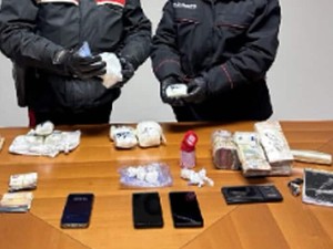 In auto con 1,5 kg di cocaina e oltre 40mila euro, arrestato uomo di Motta Visconti