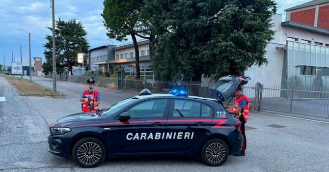 Vigevano: viola le prescrizioni degli arresti domiciliari, condotto in carcere Vigevano: viola le prescrizioni degli arresti domiciliari, condotto in carcere