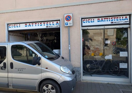 Magenta: spaccata da cicli Battistella, commando di malviventi ruba le biciclette di valore