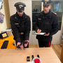 Gambolò, sorpreso con una paletta segnaletica nella propria auto senza motivi giustificati: i carabinieri denunciano un 25enne Gambolò, sorpreso con una paletta segnaletica nella propria auto senza motivi giustificati: i carabinieri denunciano un 25enne