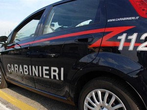Garlasco, non si ferma all’alt durante un posto di controllo e ingaggia un inseguimento: 36enne denunciato dai carabinieri