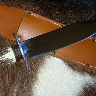 Pavia, rapinatori in villa scoprono la cassaforte vuota e picchiano il proprietario