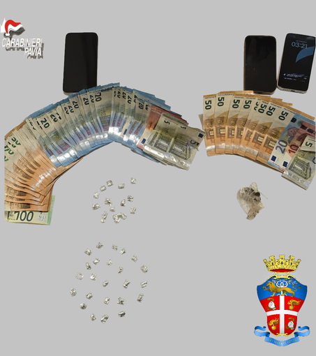 Casorate Primo: sorpreso con 24 dosi di cocaina e 1.800 euro in contanti. In manette un 20enne