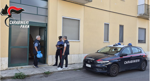 Robbio, aggredisce un 43enne e si nasconde sul balcone del vicino: fermato dai Carabinieri Robbio, aggredisce un 43enne e si nasconde sul balcone del vicino: fermato dai Carabinieri