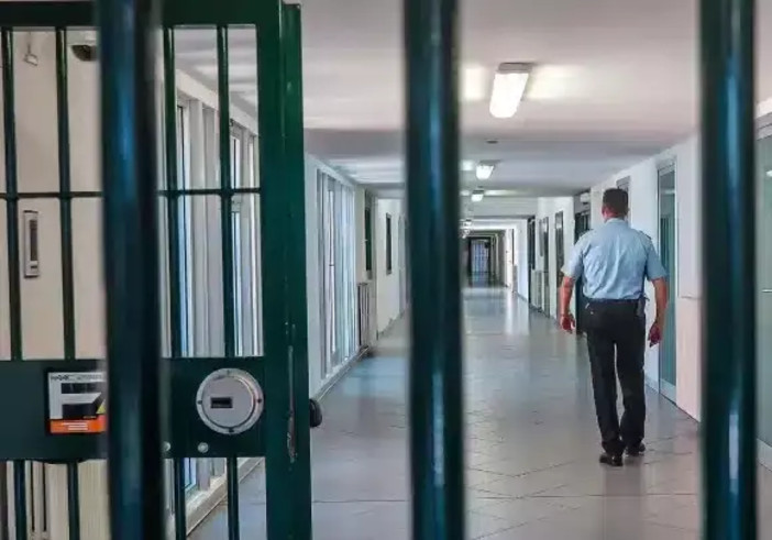 Trecate, arrestato un uomo accusato di violenza sessuale, maltrattamenti e rapina Trecate, arrestato un uomo accusato di violenza sessuale, maltrattamenti e rapina