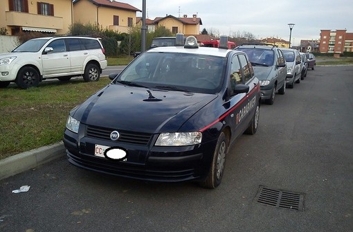 Sedriano: giovane spacciatore sorpreso dai carabinieri nel parcheggio del Bennet