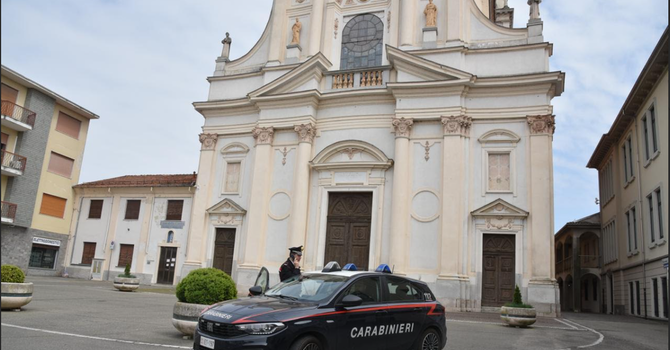 Cilavegna, taglia le gomme delle auto parcheggiate: denunciato dai Carabinieri
