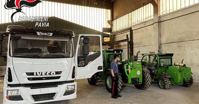 Pavese: i carabinieri scoprono mezzi agricoli rubati e denunciano un uomo per riciclaggio e ricettazione Pavese: i carabinieri scoprono mezzi agricoli rubati e denunciano un uomo per riciclaggio e ricettazione