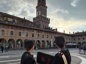 Vigevano, massacra di botte la compagna all’interno dell’abitazione: i carabinieri arrestano un 19enne Vigevano, massacra di botte la compagna all’interno dell’abitazione: i carabinieri arrestano un 19enne