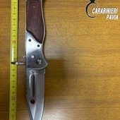Voghera: gira in strada armato di coltello, denunciato un 30enne