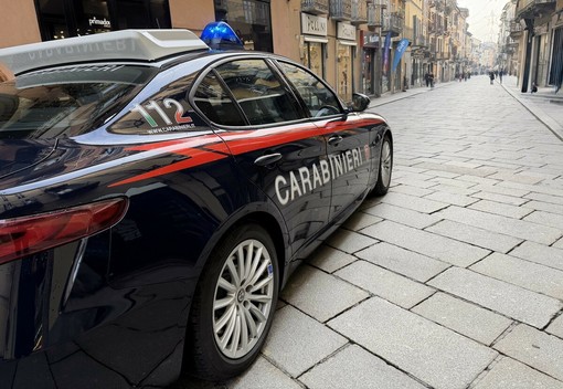"Signore, ha diritto a un rimborso": la truffa telefonica svuota il conto e spia lo smartphone. Denunciato un uomo dai Carabinieri in provincia di Pavia "Signore, ha diritto a un rimborso": la truffa telefonica svuota il conto e spia lo smartphone. Denunciato un uomo dai Carabinieri in provincia di Pavia
