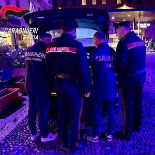 Pavia, controlli dei carabinieri in centro: sanzionati tre esercizi commerciali