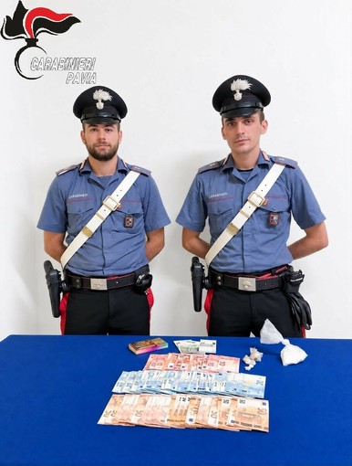 Operazione anti-droga a Marcignago, finisce in manette un giovane. Sequestrati oltre 2.500 euro e dosi pronte per il mercato Operazione anti-droga a Marcignago, finisce in manette un giovane. Sequestrati oltre 2.500 euro e dosi pronte per il mercato