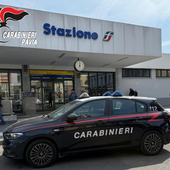 Vigevano, aveva hashish e cocaina nascosti nelle scarpe: denunciato un 25enne Vigevano, aveva hashish e cocaina nascosti nelle scarpe: denunciato un 25enne