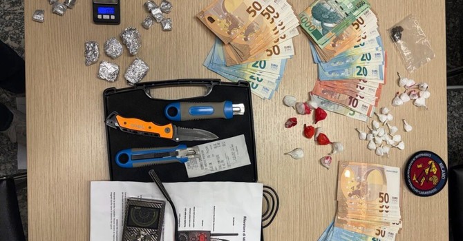 Spaccio ad Abbiategrasso: 24enne arrestato dopo la fuga in via Fusè Spaccio ad Abbiategrasso: 24enne arrestato dopo la fuga in via Fusè
