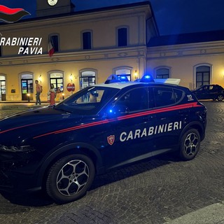 Pavia, due minorenni alla guida di un’auto sfrecciano a zig-zag lungo la Vigentina, fermati dai carabinieri