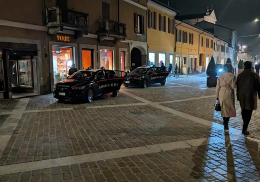 Allarme in gioielleria a Magenta: quattro pattuglie dei Carabinieri sul posto, ma era un falso allarme