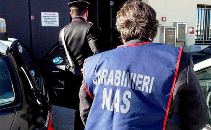 Rivendevano prodotti scaduti con etichette false: indagati quattro imprenditori del novarese Rivendevano prodotti scaduti con etichette false: indagati quattro imprenditori del novarese