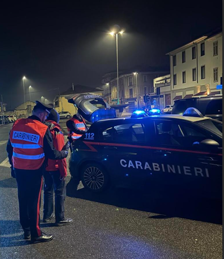 Vigevano-Mortara: ragazzo sorpreso con un tirapugni e uomo con coltello a scatto, denunciati dai carabinieri