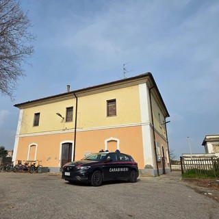 Palestro, ritardo di oltre un’ora per un 25enne senza biglietto: denunciato dai Carabinieri