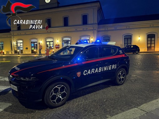 Pavia, due minorenni alla guida di un’auto sfrecciano a zig-zag lungo la Vigentina, fermati dai carabinieri Pavia, due minorenni alla guida di un’auto sfrecciano a zig-zag lungo la Vigentina, fermati dai carabinieri