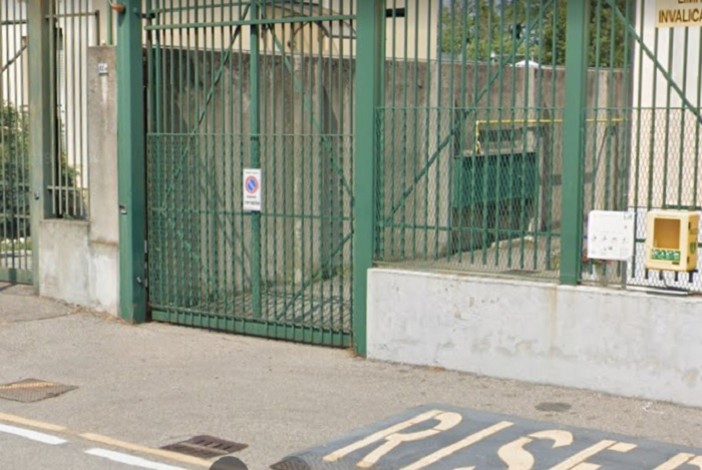 Magenta: Carabinieri soccorritori aiutano un uomo colto da malore in caserma in piena notte