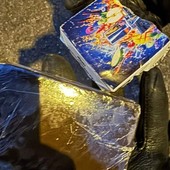 Abbiategrasso, droga nascosta nel giubbotto lanciato durante la fuga: arrestato giovane di 19 anni