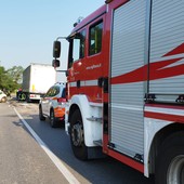 Villanova D'Ardenghi, scontro tra furgone e camion sulla provinciale 596, perde la vita una donna di 62 anni