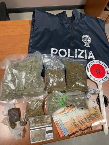 Pavia: trovati in possesso di hashish, marijuana e circa 2mila euro in contanti. Scattano le manette per 2 persone